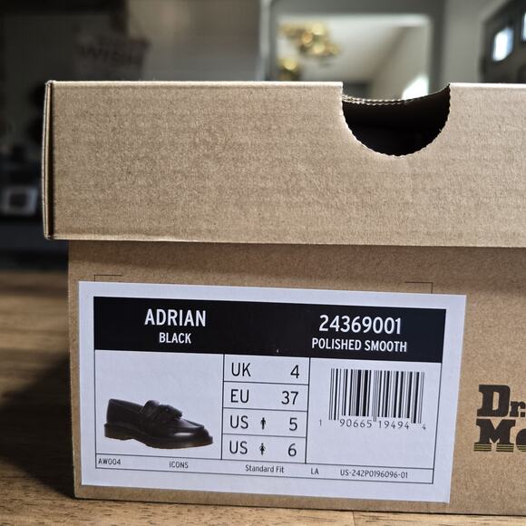 Dr. Martens Adrian Tassel Loafers Women’s US 6 Black Polished Leather NWT - Picture 11 of 11